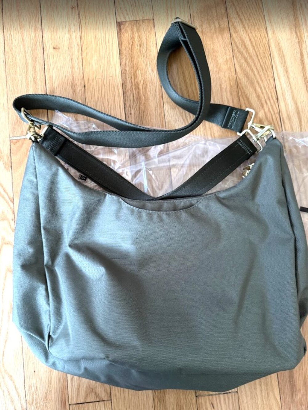 NEW IN BAG: Canvelle Hobo Handbag, Olive, new in packaging (ships fast) - Picture 7 of 8